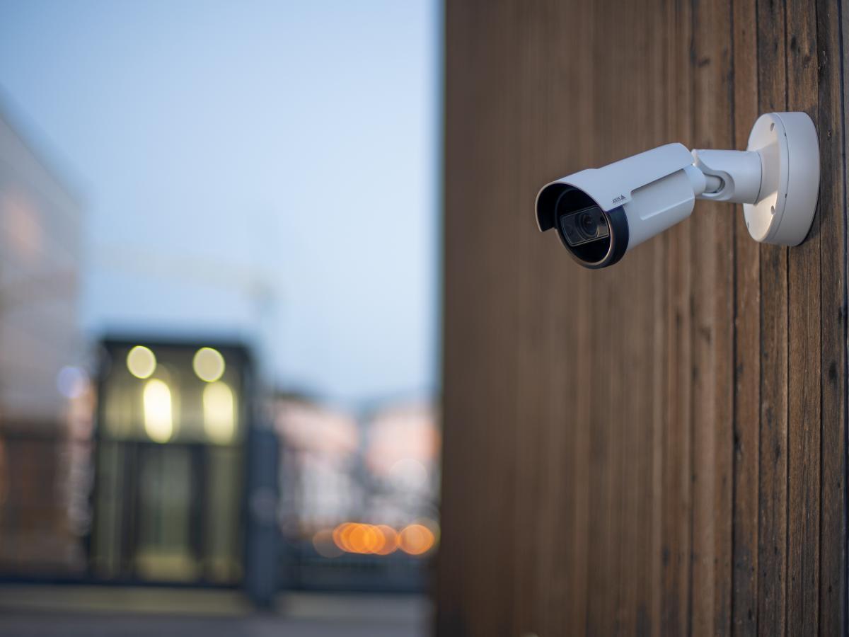 AXIS P14 Bullet Camera Series